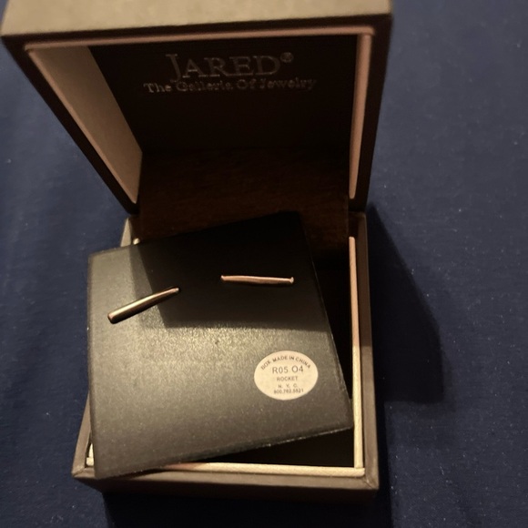 Pandora Silver Ring with Heart Design - Picture 3 of 4